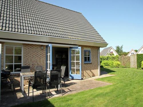 Garden, Holiday Home in Schoorl near Sandy Beaches near Het Lange