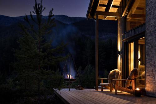 Saga Hytte | 6p | With Sauna, Hot Tub & Water View in วราดาล