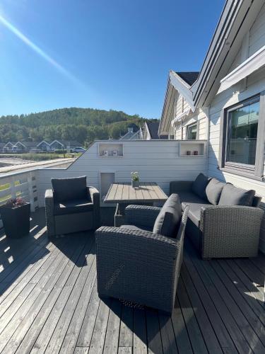 Balkons/terase, Sjøhus med en praktfull utsikt in Tverlandet