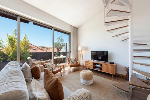 Sunny Loft in Downtown Porto with Private Parking, Porto (photo 3)