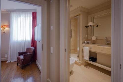 Junior Suite with Spa Access