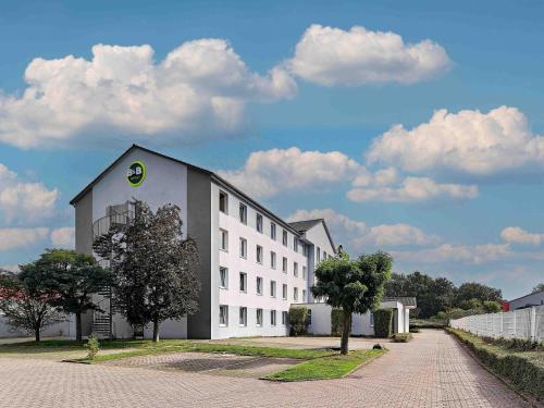 B&B Hotel Köln-Airport - image 2