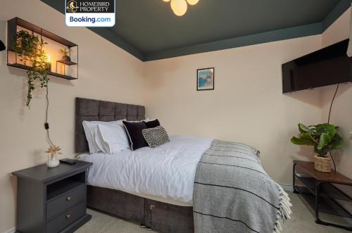 4 Bedroom House By Homebird Property Management Short Lets & Serviced Accommodation Leeds with Parking, Garden & Patio Area, Leeds (Foto 4)