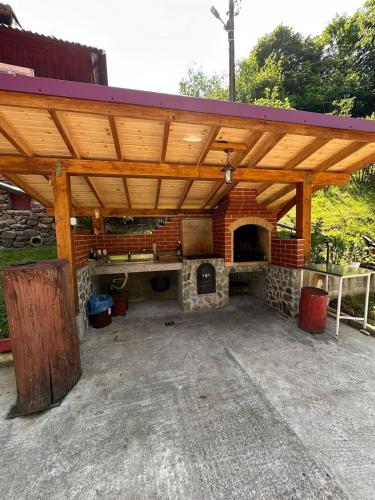 cabana din vale in 內格雷尼