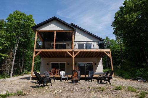 Spa and Lakefront - Oasis des chutes in Val-Viger (QC)