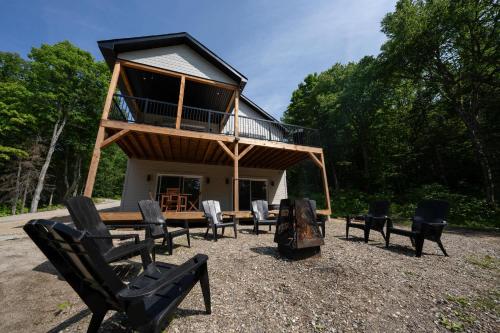 Spa and Lakefront - Oasis des chutes in Val-Viger (QC)