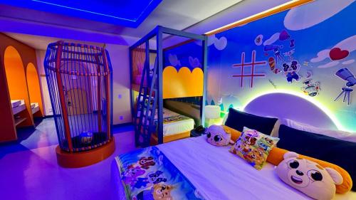 1 double bed, 2 bunk beds