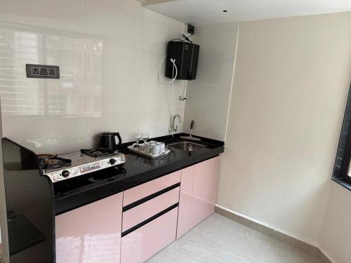 Wabi Sabi 2Bhk Furnished Apartment WiFi Kitchen Smart Tv by Abhibha Stays in Sonari