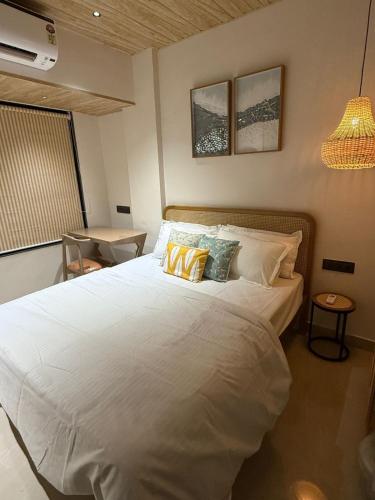 Wabi Sabi 2Bhk Furnished Apartment WiFi Kitchen Smart Tv by Abhibha Stays in Sonari