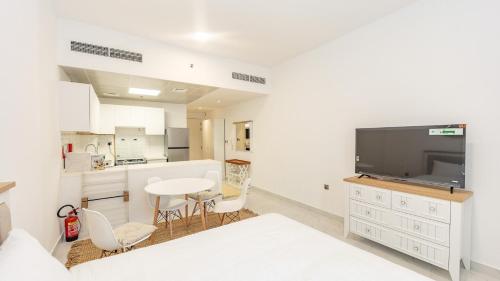 Cozy Studio in JVC, Dubai (photo 5)