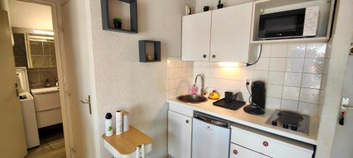 Residence "Le Lagon Bleu" with swimming pool near Kyriad Centre Frejus - Saint Raphael