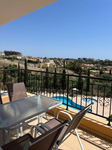 Балкон, Yasemin One Bedroom Apartment, No 202 - by IMH Travel & Tours in Пафос