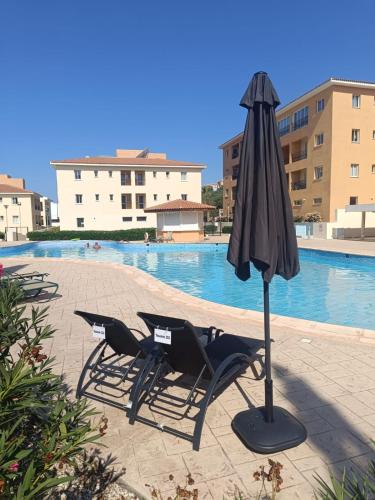 Басейн, Yasemin One Bedroom Apartment, No 202 - by IMH Travel & Tours in Пафос