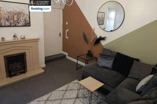 5 Bedroom House By Homebird Property Management Short Lets & Serviced Accommodation Leeds With Free Parking & Garden, Leeds (Foto 9)