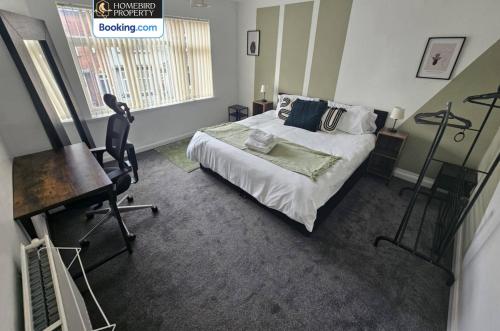 5 Bedroom House By Homebird Property Management Short Lets & Serviced Accommodation Leeds With Free Parking & Garden, Leeds (Foto 4)