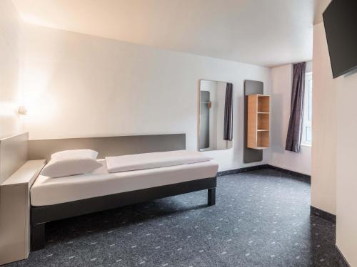 ibis Aachen Hauptbahnhof - image 2