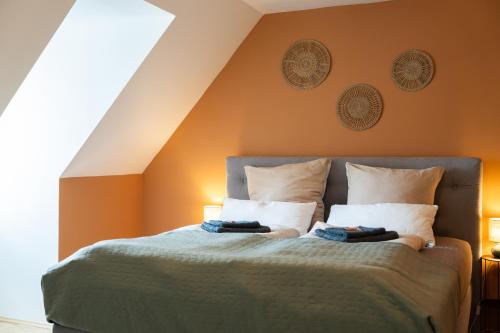 Altstadt Suite Jakominiplatz - 2BR Lift & Free Parking by HERO HOMES Graz - image 4