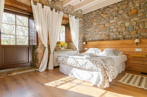 La Casa Vieja en Castañeda (La Casa Vieja en Castaneda) in Pomaluengo