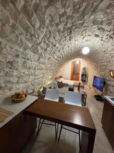 Cave de Fares in 哈拉特