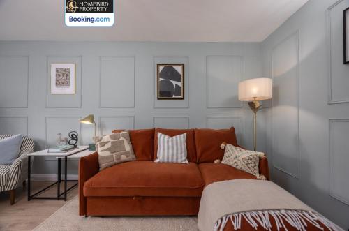 Luxuriou 5 Bedroom House By Homebird Property Management Short Lets & Serviced Accommodation Leeds With Private Parking & Free WiFi, Leeds (Foto 8)