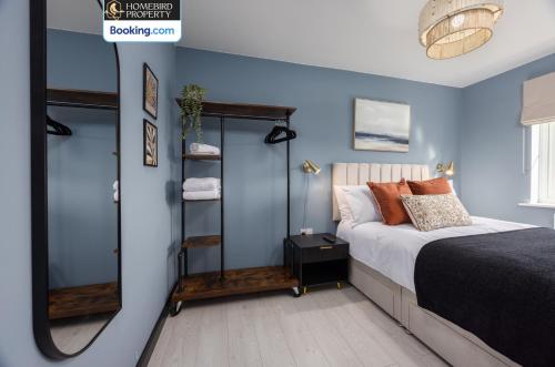 Luxuriou 5 Bedroom House By Homebird Property Management Short Lets & Serviced Accommodation Leeds With Private Parking & Free WiFi, Leeds (Foto 10)