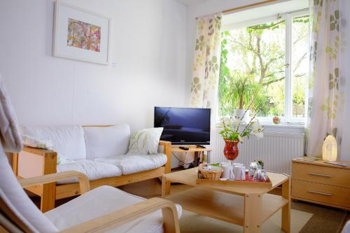 Rhein River Guesthouse - Art Hotel on the Rhine - image 26