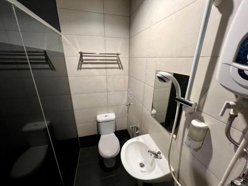 1 Hotel Kuchai Lama, Kuala Lumpur (photo 7)