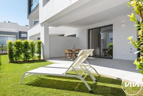ViVi Homes - Lani - Terrace - pool - garden - image 4