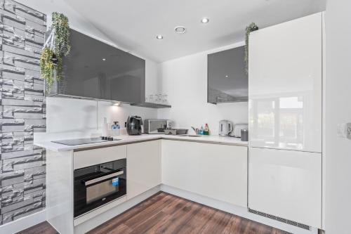 Spacious 3-Bed Flat, Guests 3, in Heart of the City with Private Outdoor Space and Parking, Birmingham (fotografie 2)