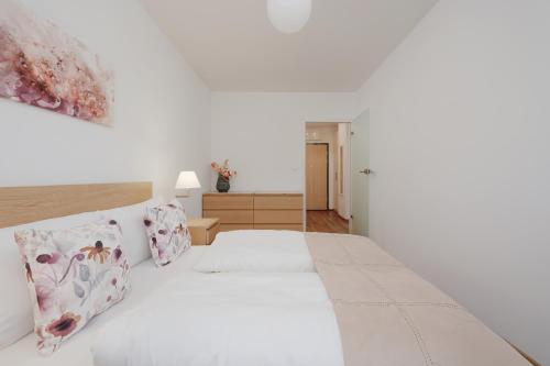 Apartment Legnicka Wroclaw with PARKING by Noclegi Renters, Breslau (Foto 8)