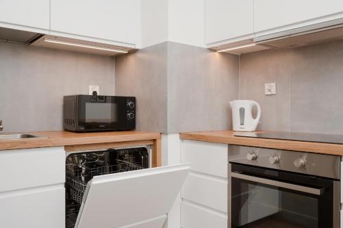 Apartment Legnicka Wroclaw with PARKING by Noclegi Renters, Breslau (Foto 7)