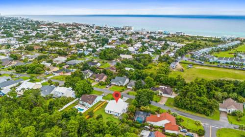 Pet Friendly Beach House - Baby Blue Heron by Panhandle Getaways