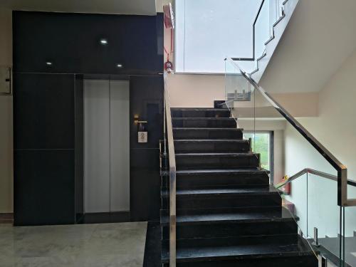 Vista exterior, Kynjing Suites in Shillong