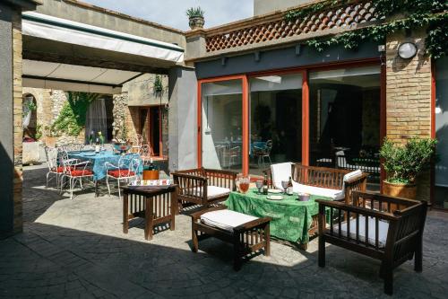 Létesítmények, Cal Rajoler in Cabanes (Girona)