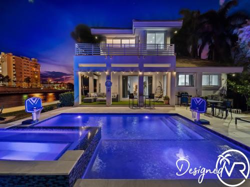 Intercostal beauty with heated pool and Spa