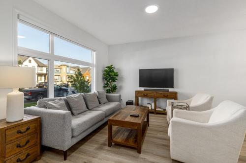 King Bed, AC, Fenced Yard, Family Friendly, 5 min South Health Campus, Calgary (zdjęcie 8)