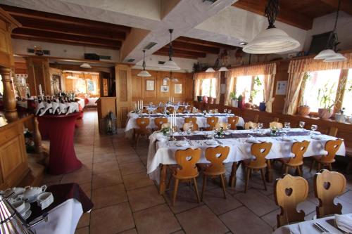 餐廳, 翰恩斯特奈酒店 (Hotel-Hauensteiner-Hof) in 豪恩施泰恩