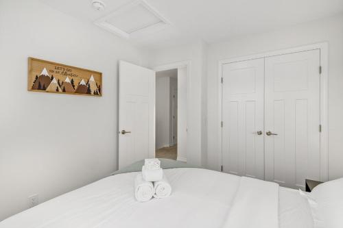 King Bed, AC, Fenced Yard, Family Friendly, 5 min South Health Campus, Calgary (zdjęcie 10)