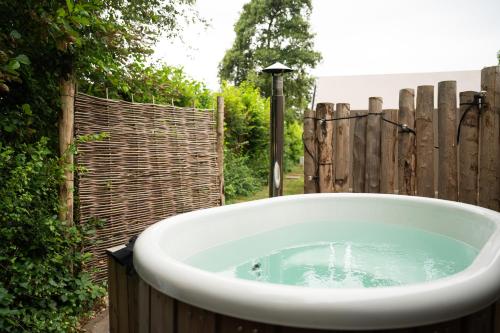 Hot tub, Tenthuisje met hottub in Callantsoog in Callantsoog