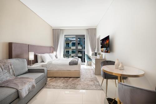 Seven Palm Jumeirah! Exceptional Rooftop Infinity Pool! Private Beach! Studio with a Balcony!, Dubaj (zdjęcie 5)