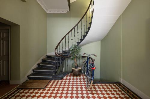 Edinburgh's Finest - Chic and Luxurious Shore Apartment, Edinburgh (photo 7)