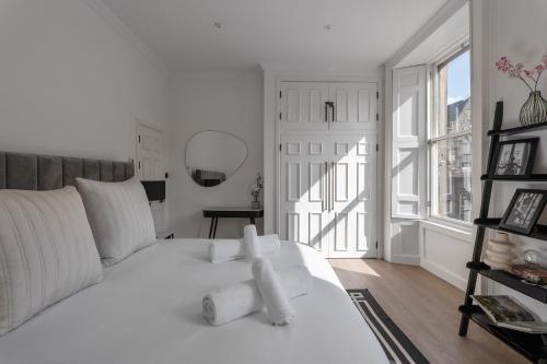 Edinburgh's Finest - Chic and Luxurious Shore Apartment, Edinburgh (photo 3)