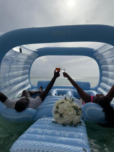 Ocean cabana inflatable 90 minutes rental in Beauport (QC)