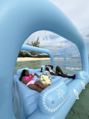 Ocean cabana inflatable 90 minutes rental in Beauport (QC)
