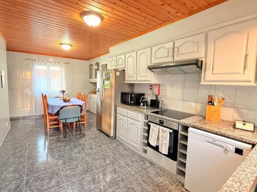 Family Home - Alojamento Local in นอร์เดสตินโฮ