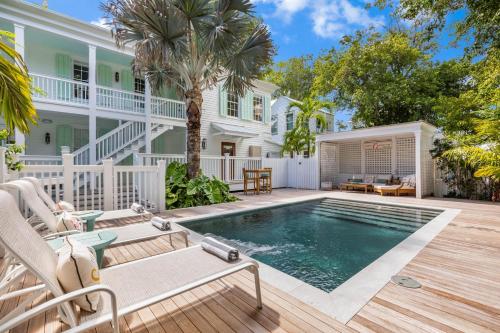 GOLDEN NUGGET at Scarlet Mango Inn Key West
