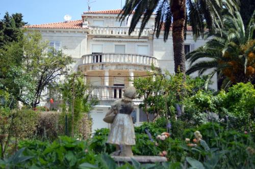 Apartment Lju on the Beach Apartment Lju on the Beach