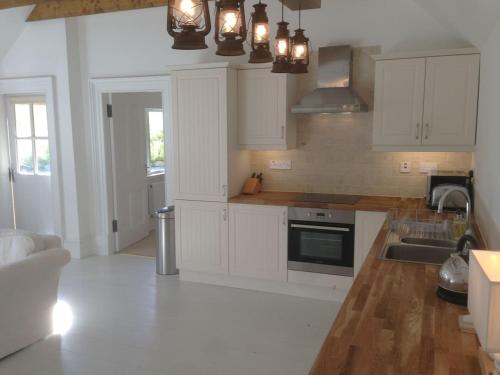 The Dairy Cottage, Loch Tay, Hot Tub and Garden in Ардеонег