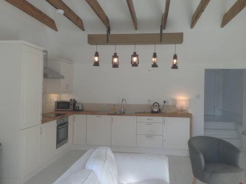 The Dairy Cottage, Loch Tay, Hot Tub and Garden in Ардеонег