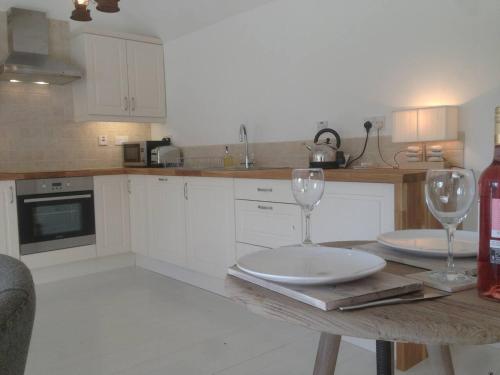The Dairy Cottage, Loch Tay, Hot Tub and Garden in Ардеонег